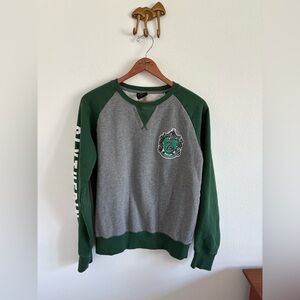 Universal Studios Slytherin Sweatshirt Green Gray Spirit Jersey size Medium